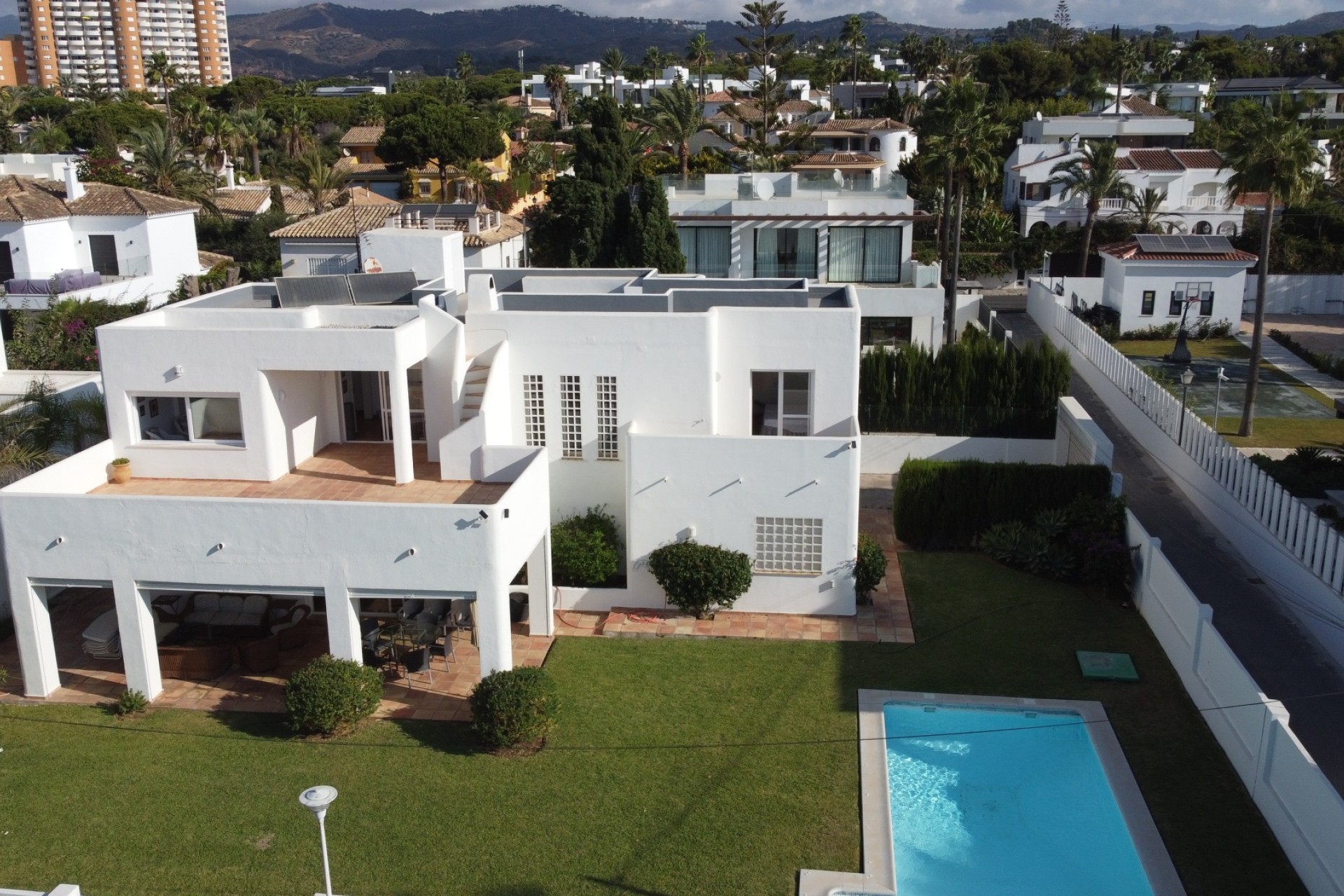 Reventa - Villa - Marbella - Las Chapas