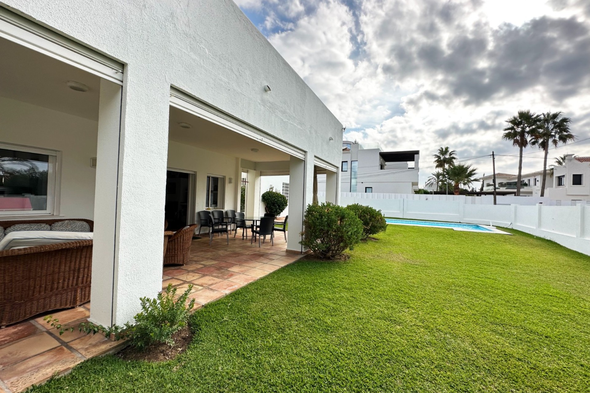 Reventa - Villa - Marbella - Las Chapas