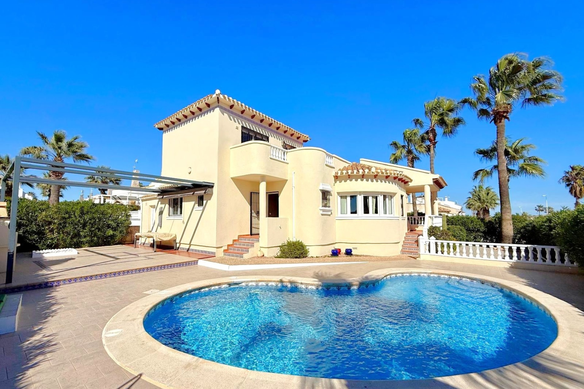 Reventa - Villa - Orihuela Costa - Los Dolses