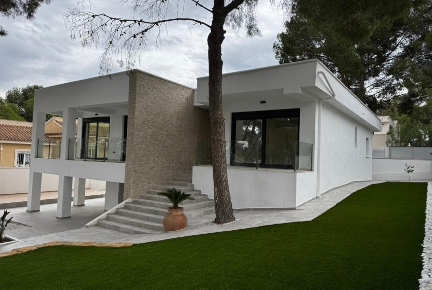 Reventa - Villa - Torrevieja - Los Balcones