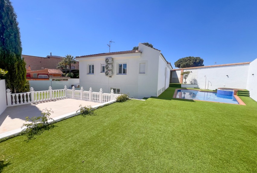 Reventa - Villa - Torrevieja - Los Balcones