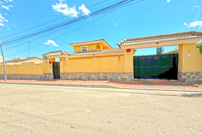 Reventa - Villa - Torrevieja - Los Balcones