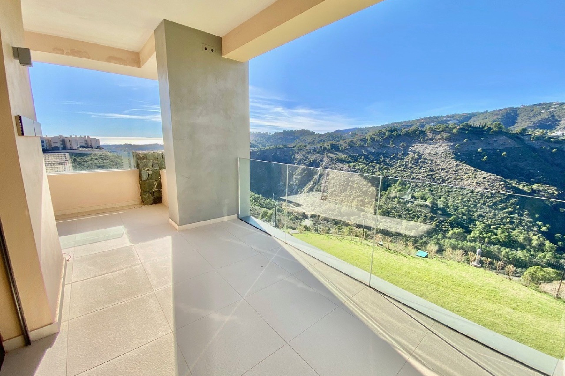 Revente - Apartment - Benahavis - La Quinta