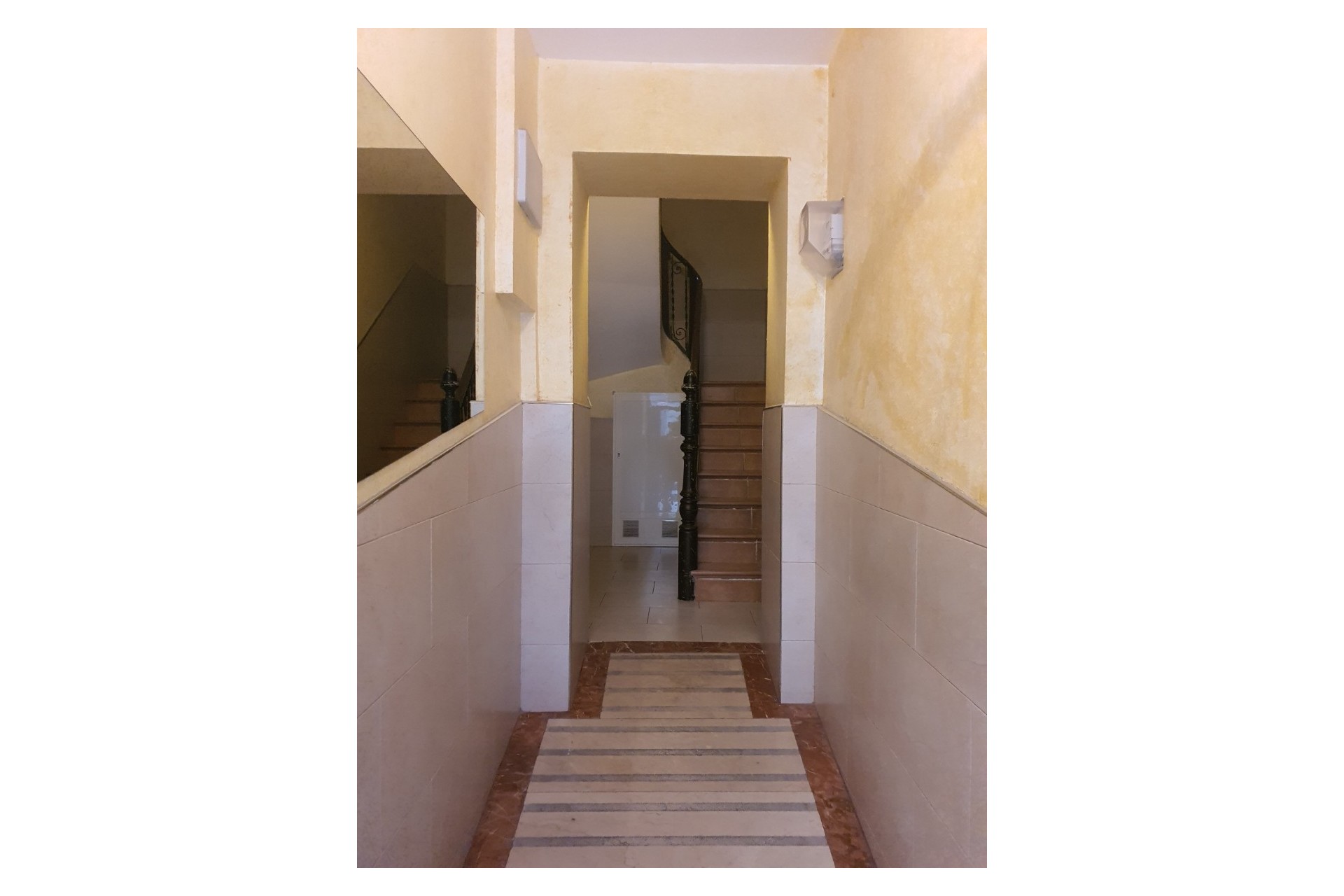 Revente - Commercial - Alicante - Casco antiguo