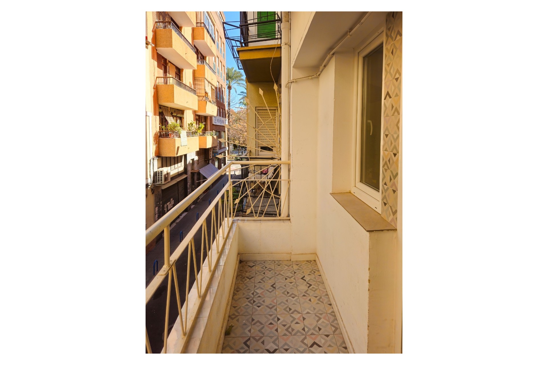Revente - Commercial - Alicante - Center