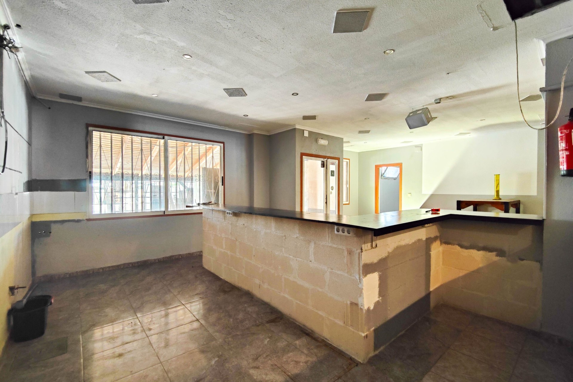 Revente - Commercial - Torrevieja - San Luis