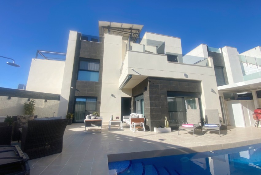 Revente - Villa - Ciudad Quesada - Pueblo Bravo