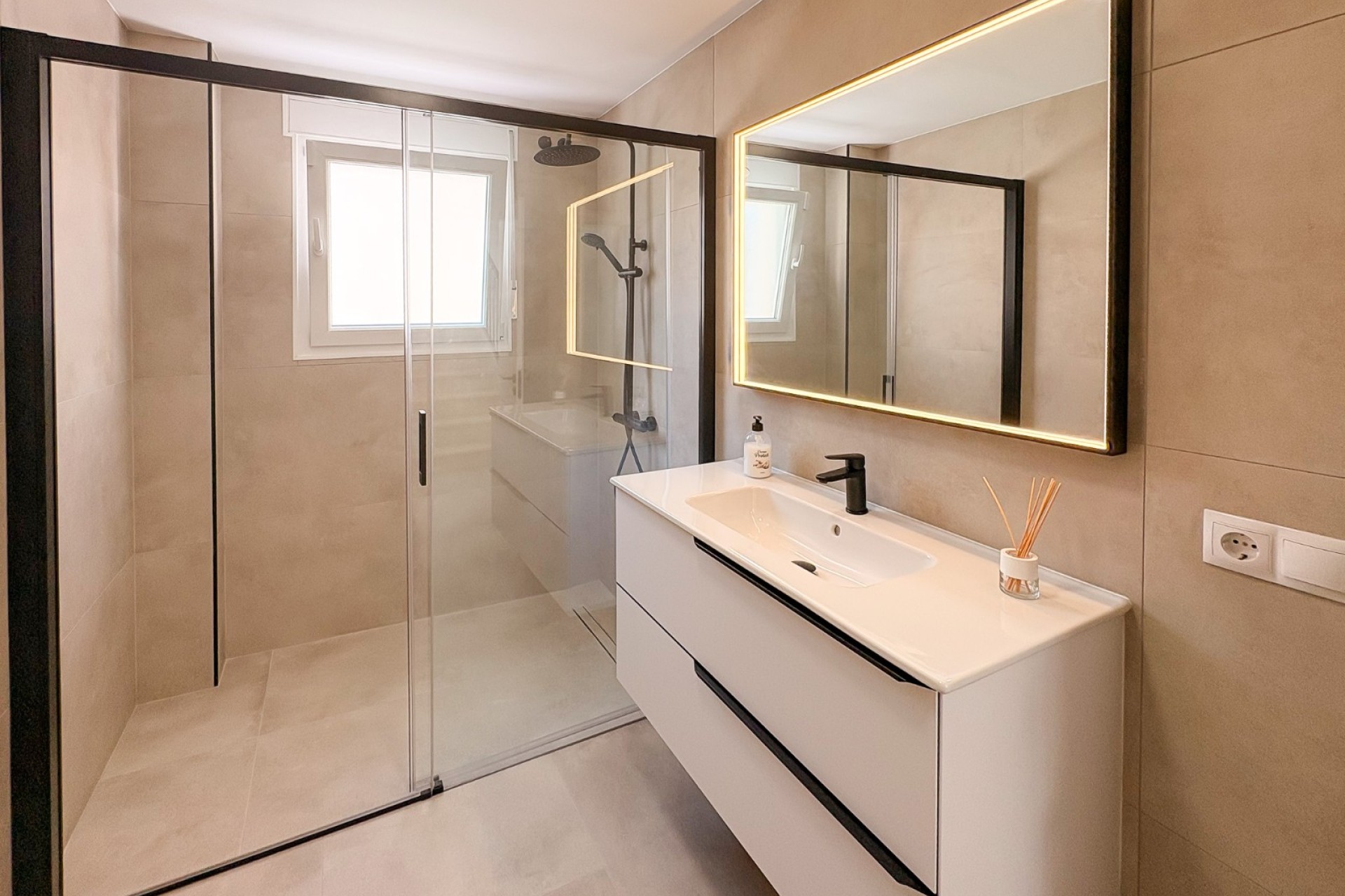 Revente - Villa - El Campello - Pueblo Acantilado - Venta Lanuza