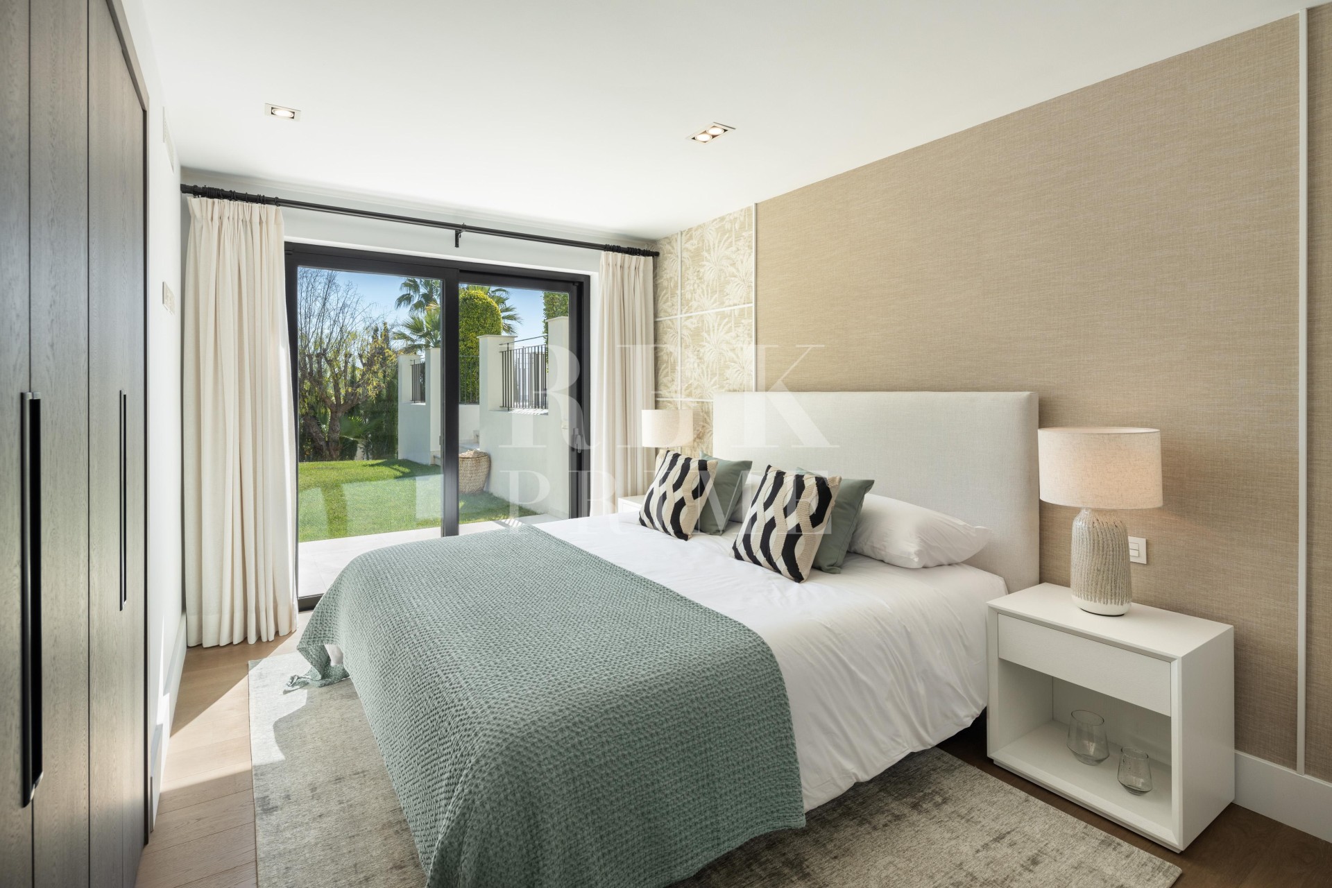 Revente - Villa - Malaga - Nueva Andalucía