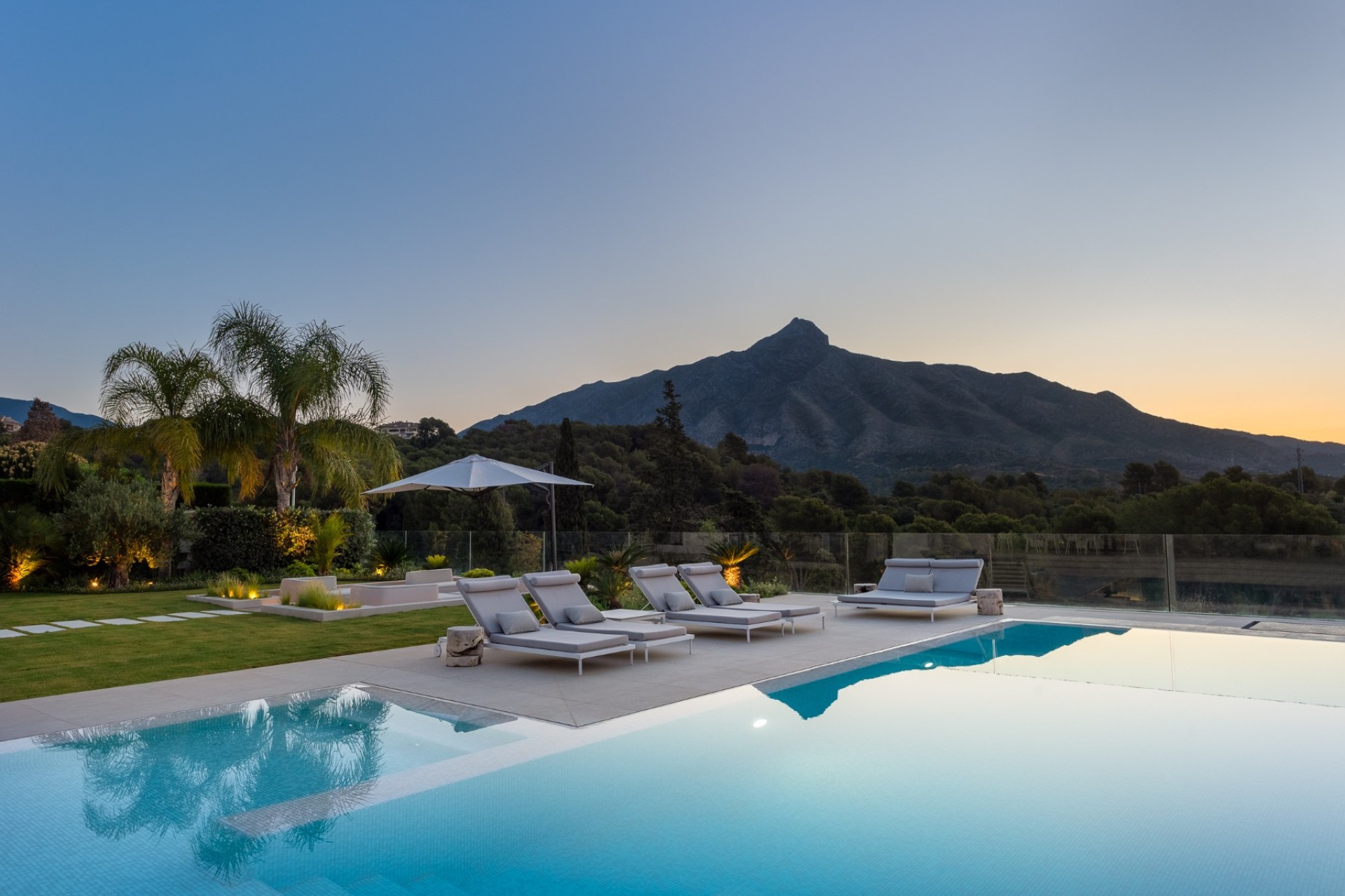 Revente - Villa - Marbella - Nueva Andalucía