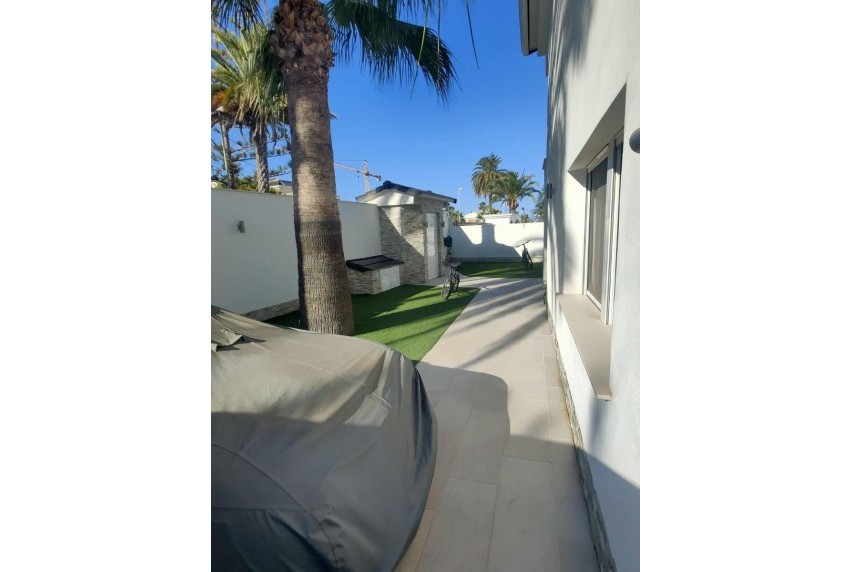 Revente - Villa - Orihuela Costa - La Zenia