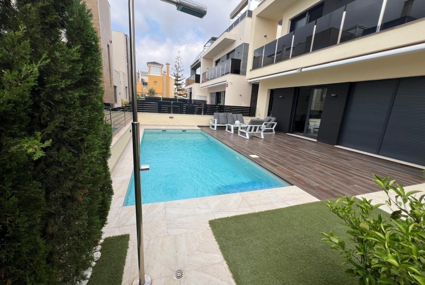 Revente - Villa - Orihuela Costa - Lomas De Cabo Roig