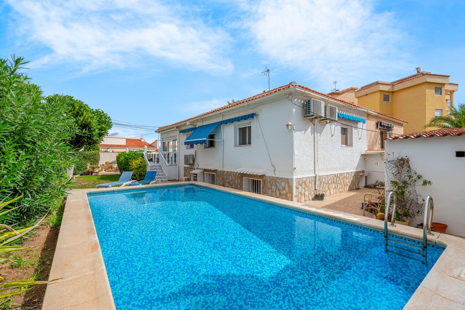 Revente - Villa - Orihuela Costa - Punta Prima