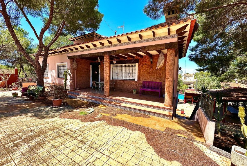 Revente - Villa - San Miguel de Salinas - Ciudad de las comunicaciones