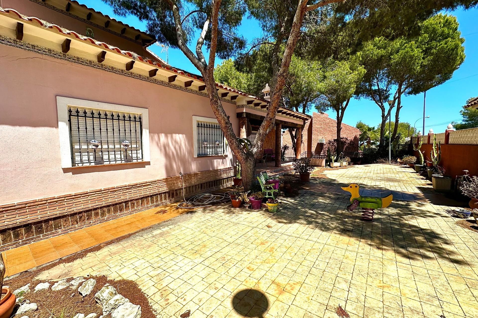 Revente - Villa - San Miguel de Salinas - Ciudad de las comunicaciones