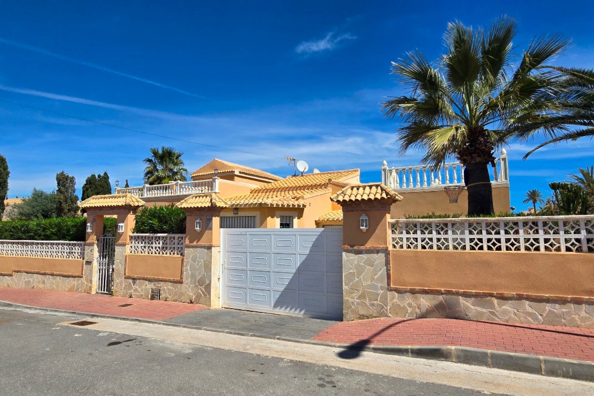 Revente - Villa - Torrevieja - El Chaparral