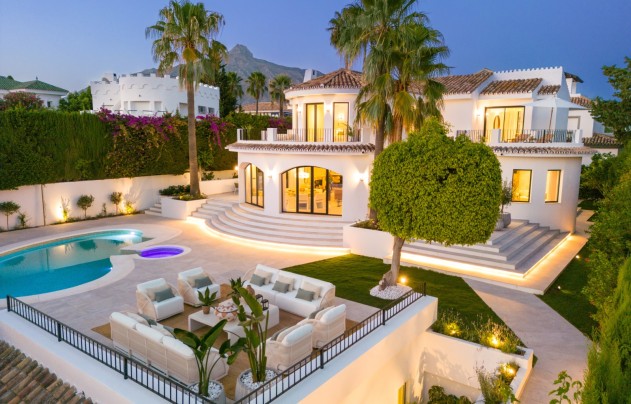 Villa - Herverkoop - Marbella - Nueva Andalucía