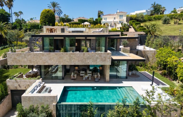 Villa - Herverkoop - Marbella - Nueva Andalucía