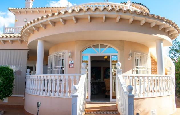 Villa - Herverkoop - Orihuela Costa - La Zenia