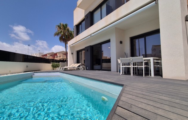Villa - Herverkoop - Torrevieja - Costa Blanca