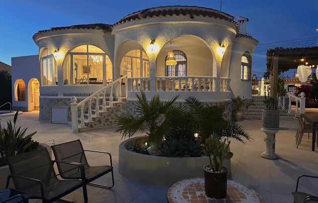 Villa - Herverkoop - Torrevieja - Costa Blanca