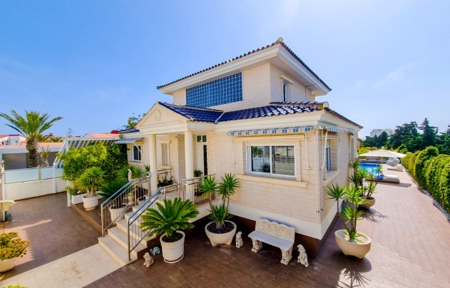 Villa - Herverkoop - Torrevieja - La Mata