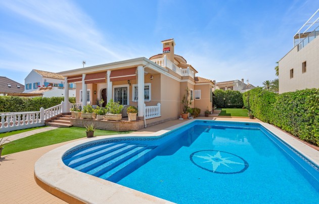 Villa - Herverkoop - Torrevieja - La Mata