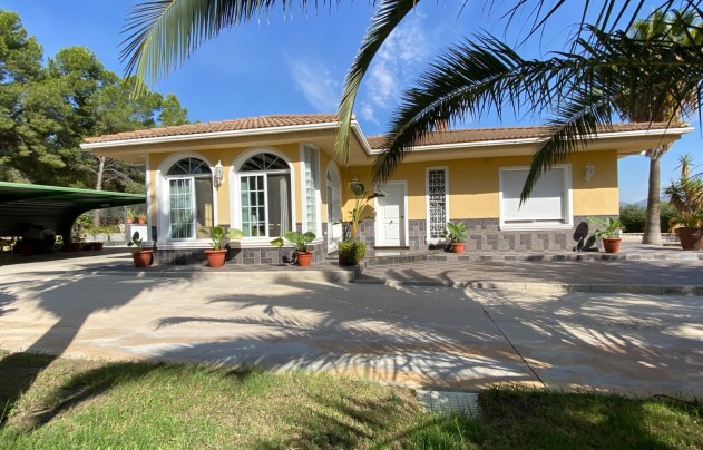 Villa - Resale - Elda - Elda