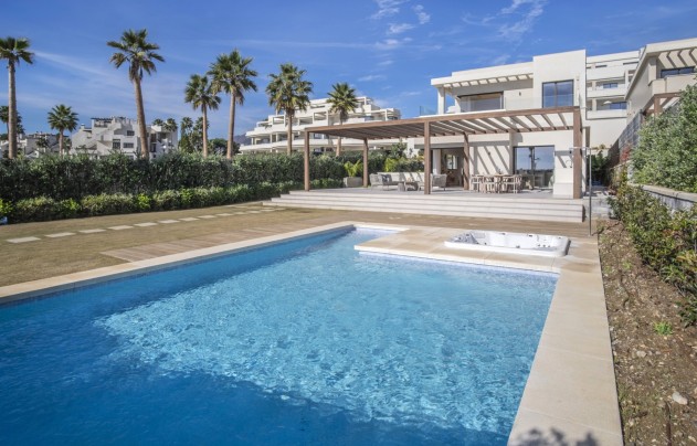Villa - Resale - Estepona - MM-34396