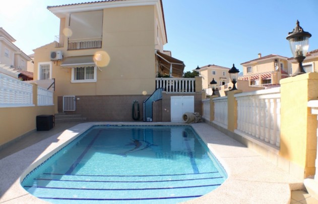 Villa - Resale - La Nucía - Urbanisations