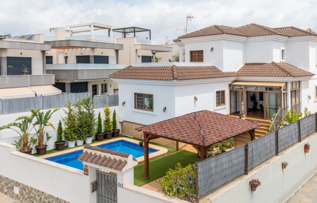 Villa - Resale - Los Montesinos - La Herrada