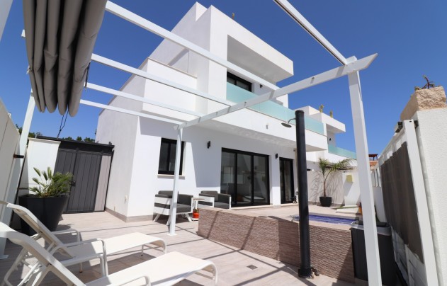 Villa - Resale - Los Montesinos - La Herrada