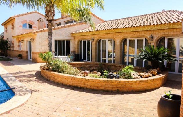 Villa - Resale - Los Urrutias - Los Urrutias