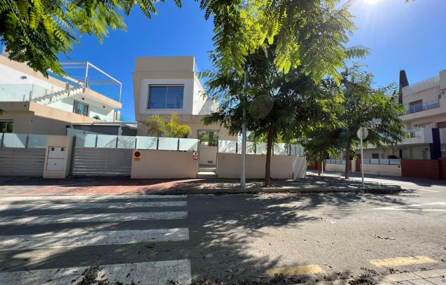 Villa - Resale - Mil Palmeras - Costa Blanca