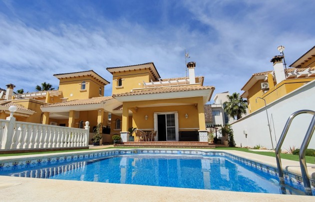 Villa - Resale - Orihuela Costa - La Zenia