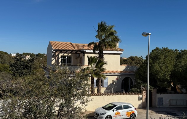 Villa - Resale - Orihuela Costa - La Zenia