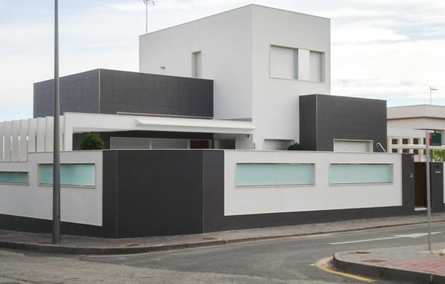 Villa - Resale - Orihuela Costa - Mil Palmeras