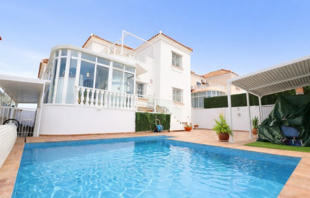 Villa - Resale - Orihuela Costa - MM-37305