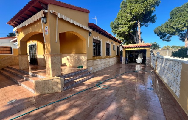 Villa - Resale - Orihuela Costa - Punta Prima