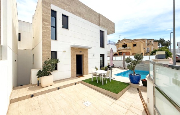 Villa - Resale - Orihuela Costa - Villamartín