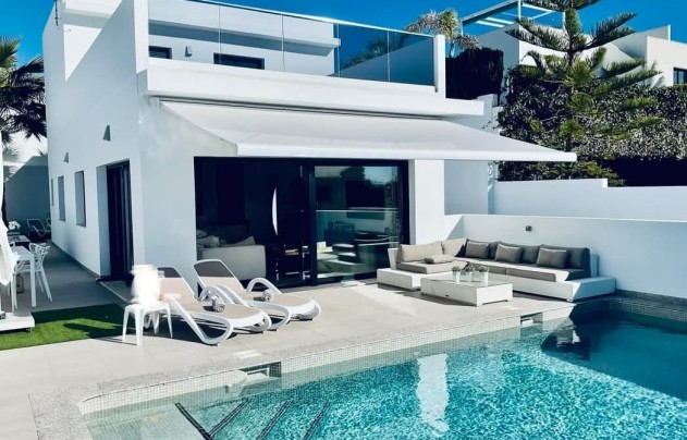 Villa - Resale - San Fulgencio - Urbanización La Marina