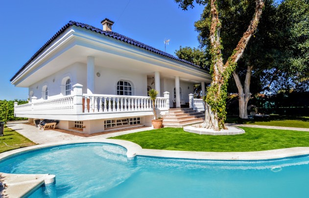 Villa - Resale - Torrevieja - Torreta