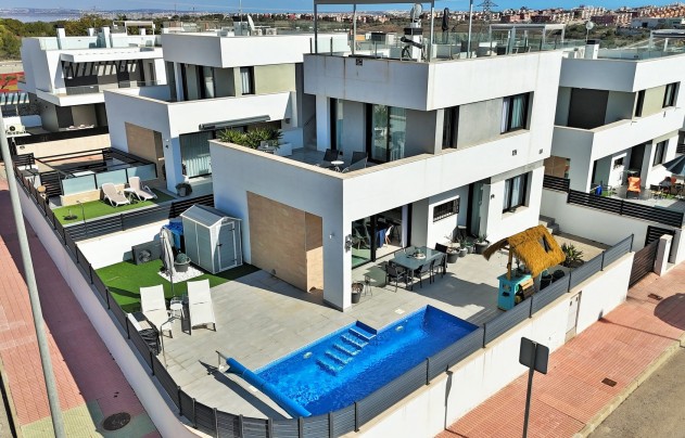 Villa - Resale - Villamartín - Villamartín