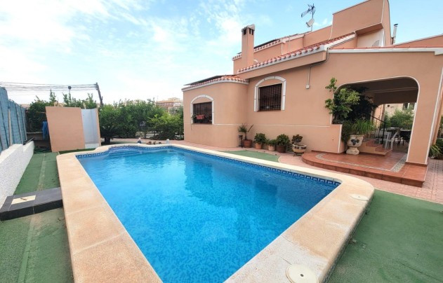 Villa - Reventa - Torrevieja - Aguas Nuevas