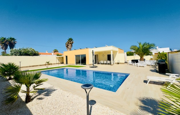 Villa - Reventa - Torrevieja - La Siesta