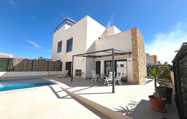 Villa - Revente - Ciudad Quesada - Pueblo Bravo