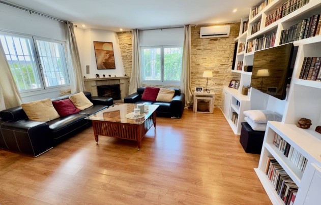 Resale - Villa - Torrellano