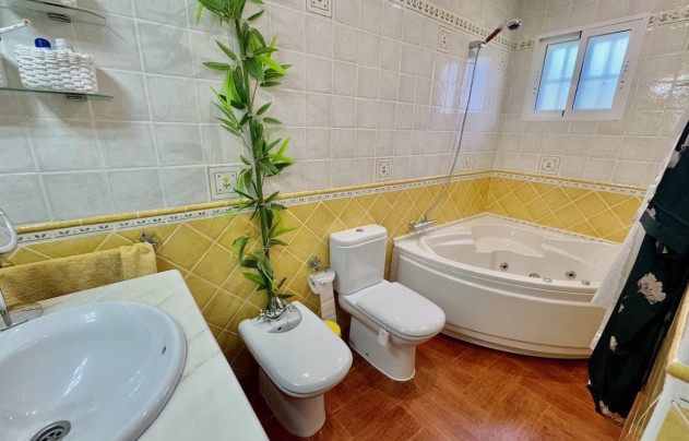 Resale - Villa - Torrellano