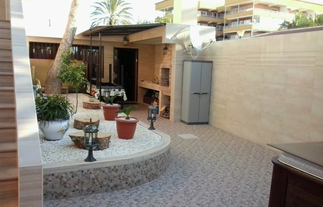 Resale - House - Punta Prima