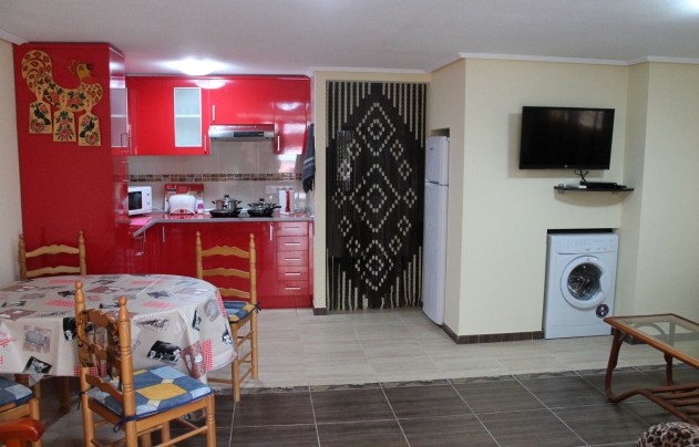 Resale - House - Punta Prima